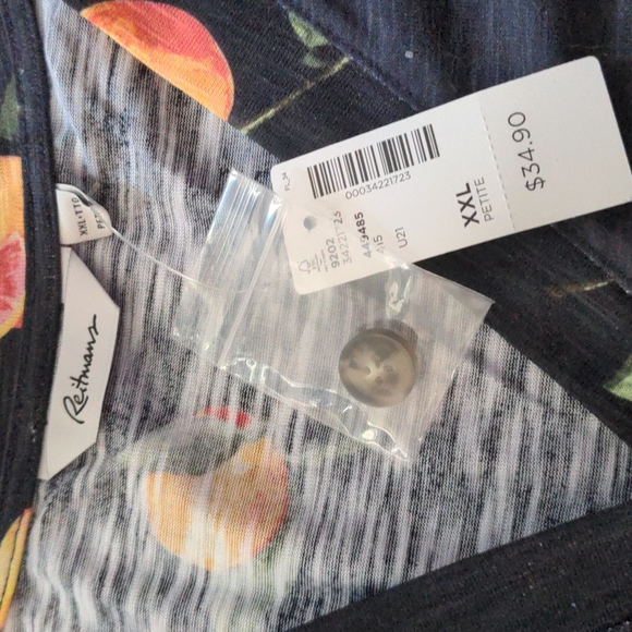 Cute peach top - Picture 2 of 2